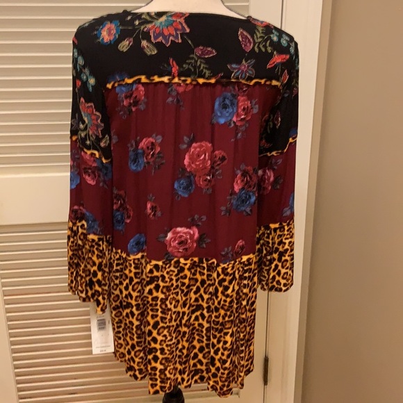 63. The Cutest Tunic Ever!!!  Caleaas Multi Media Tunic in Black Multi - Picture 10 of 16